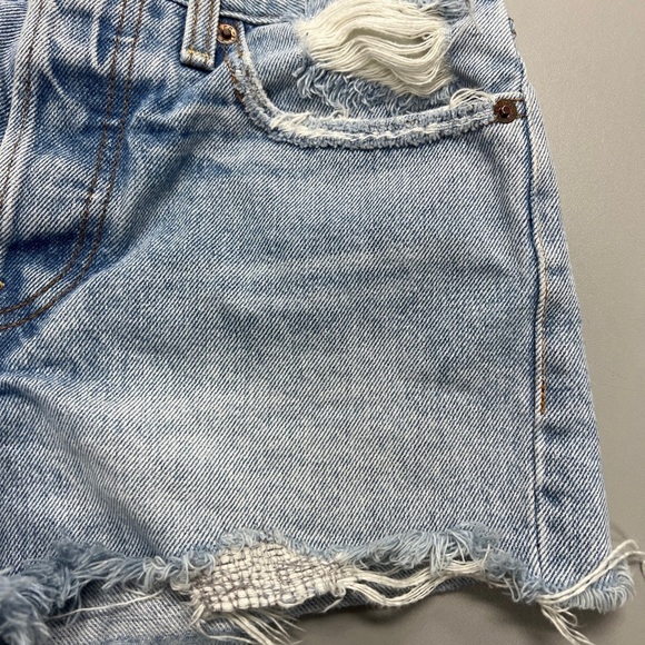 VINTAGE LEVI'S 501 Women's Light Blue Button Fly Jean Short Shorts 27 Raw Hem - Picture 3 of 8